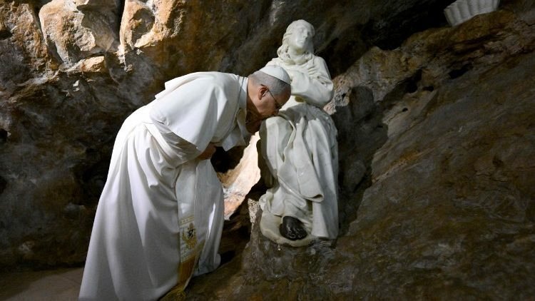 Pope Leo XIV in the Sacred Cave of St Benedict in Subiaco (@Vatican Media)