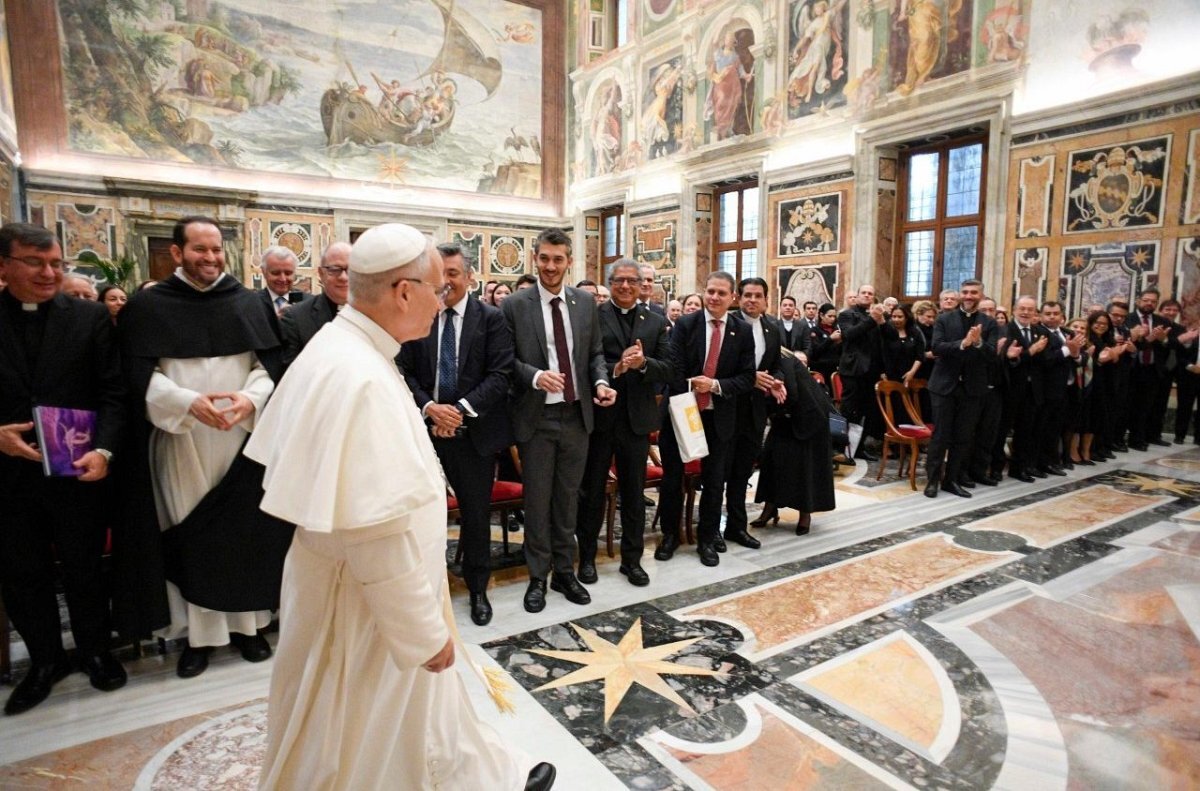 Pope: Universities should be 