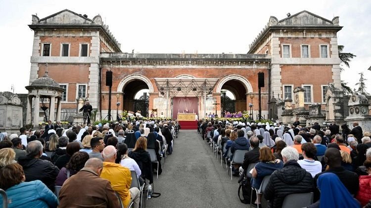 Pope Leo XIV during the Mass on All Soul's Day at Rome's Verano Cemetery (@VATICAN MEDIA)