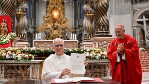 Pope: Educate to promote dignity, justice, and trust in a war-torn world