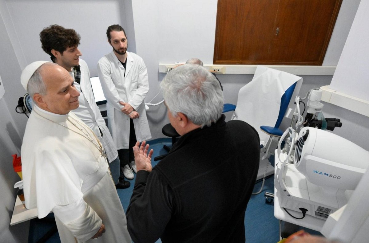 Папа открывает клинику Сан-Мартино в базилике Святого Петра