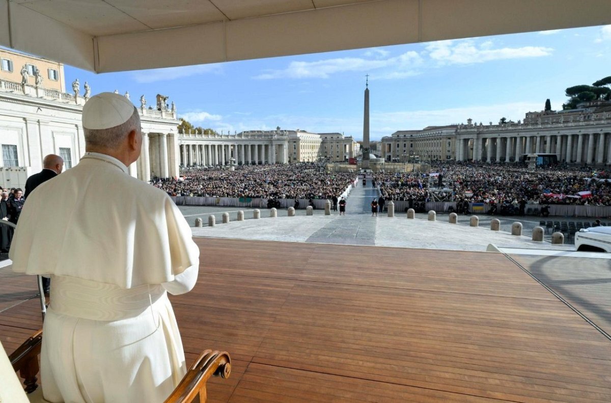 教皇はトルコとレバノンへの訪問のため、皆に祈りを捧げるよう呼びかけた。