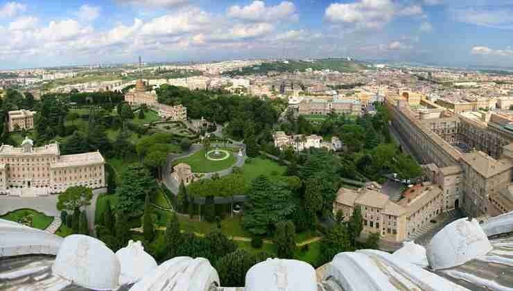 Vista-dallalto-dei-Giardini-Vaticani