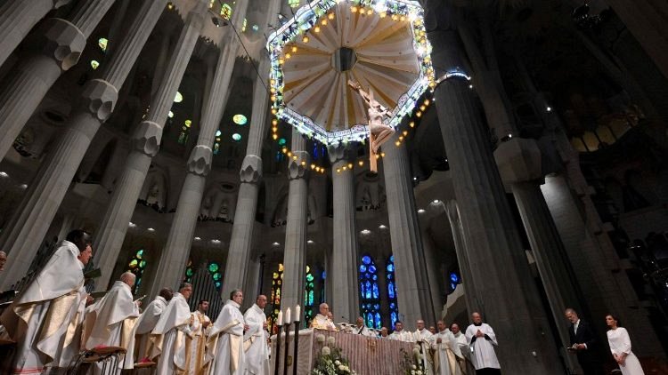 Celebration at the Basilica of the Sagrada Família (@Vatican Media)