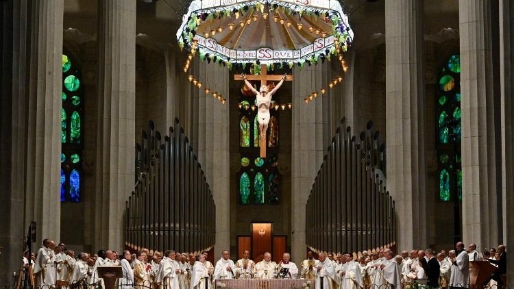 Celebration at the Basilica of the Sagrada Família (@Vatican Media)