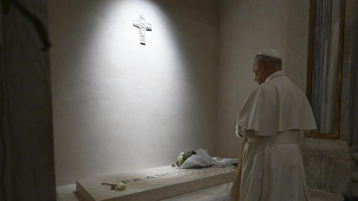 Papież Leon XIII odwiedził Bazylikę Matki Bożej i modlił się przy grobie papieża Franciszka
