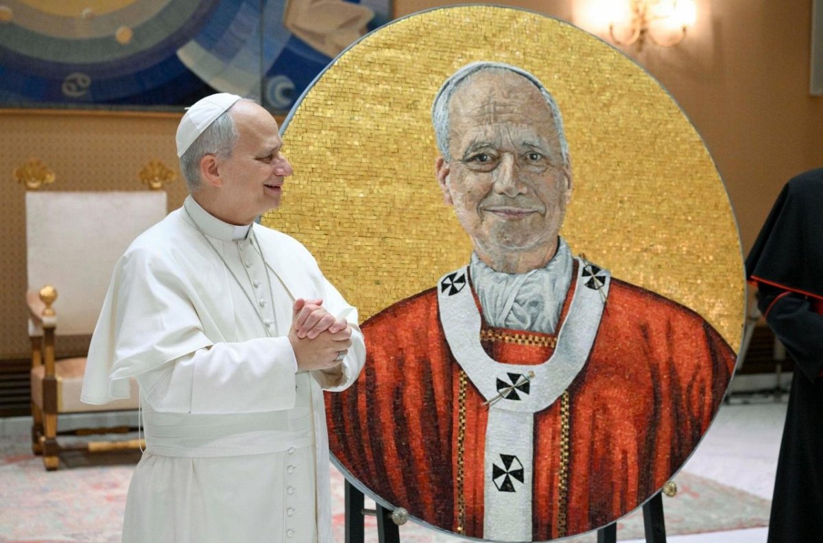 O retrato em mosaico do Papa Leão foi concluído e será instalado na Catedral de São Paulo, nos arredores da cidade