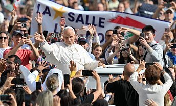 Папа: Основа образования – это внутренняя жизнь, солидарность, любовь и надежда