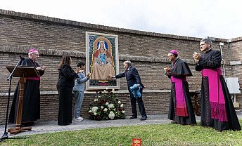 Mosaico da Madona de Coromoto revelado nos Jardins do Vaticano