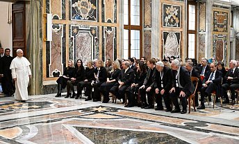 Pape Léon XIV : Les enfants et les adolescents sont vulnérables à la manipulation par l'intelligence artificielle