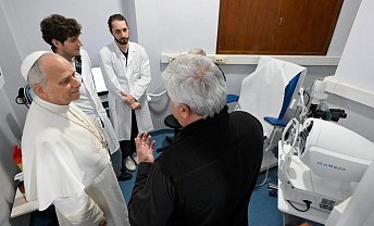 Le pape inaugure la clinique San Martino à la basilique Saint-Pierre