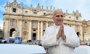 記念謁見において、教皇は人間の尊厳が侵害される場所ではどこでも、平和のために介入する必要があると宣言した。