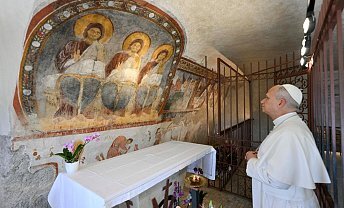 Pope makes surprise visit to Trinity Church and Benedictine monastery