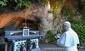 In the Vatican Gardens, Pope Leo XIV prayed for peace at the Grotto of Our Lady of Lourdes