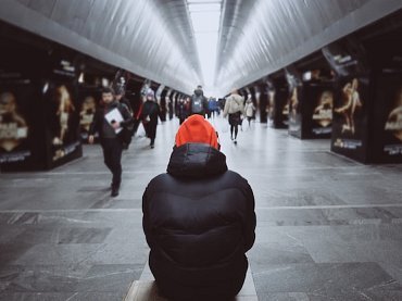 man-from-back-subway-people-metro_1153-7006