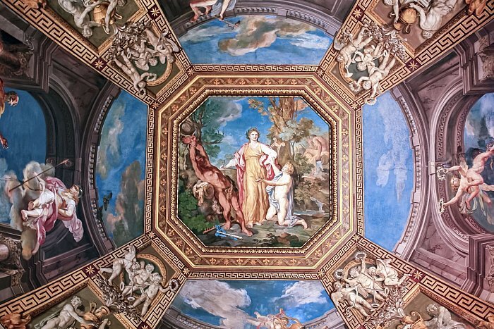Vatican Museums: VIP-Hosted Entry Ticket and Lunch