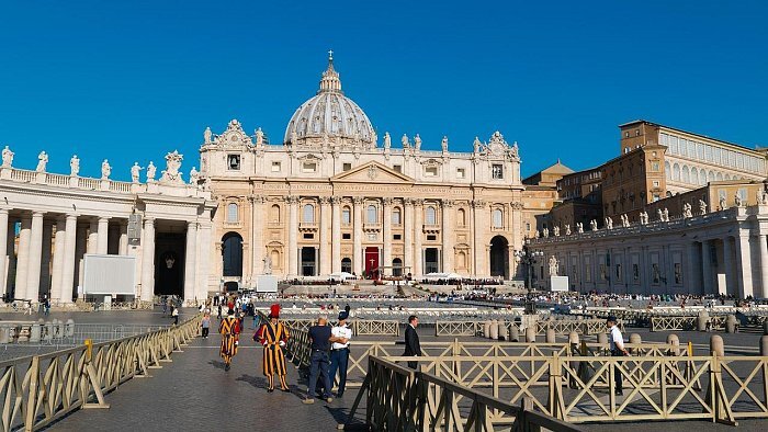Vatican: St. Peter's Basilica Guided Tour with Entry Tickets
