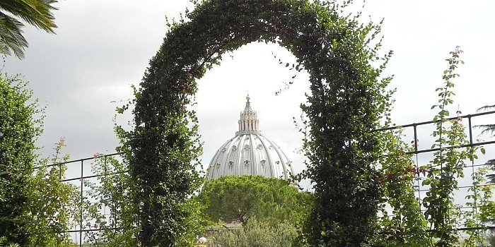 Rome: Private Vatican Museums and Gardens Open-Top Bus Tour