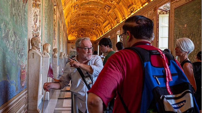 VIP Vatican in a Day Tour: Art and History as Never Before