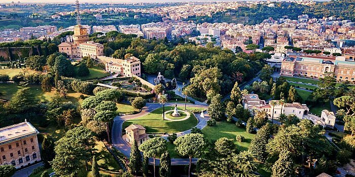 El Vaticano por dentro y por fuera: Capilla Sixtina, tren papal y almuerzo