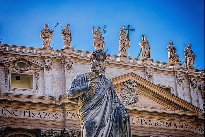 サン・ピエトロ大聖堂、ボルゴの回廊、サンタンジェロ城