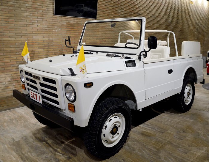 Vaticano para crianças e famílias com múmias e papamóvel / Visita privada