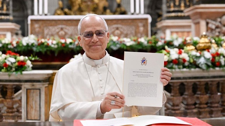 Pope Francis signs Apostolic Letter celebrating 60th anniversary of Gravity Education