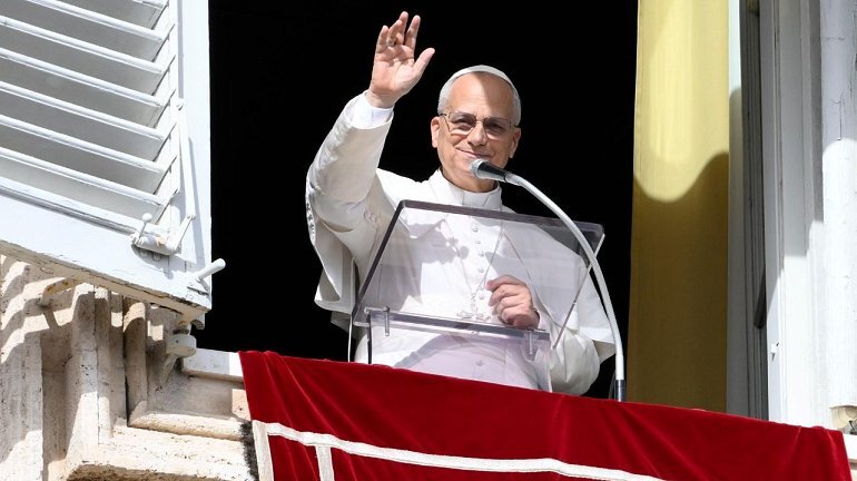 Pope Francis: 'Not afraid to admit mistakes' in Angelus