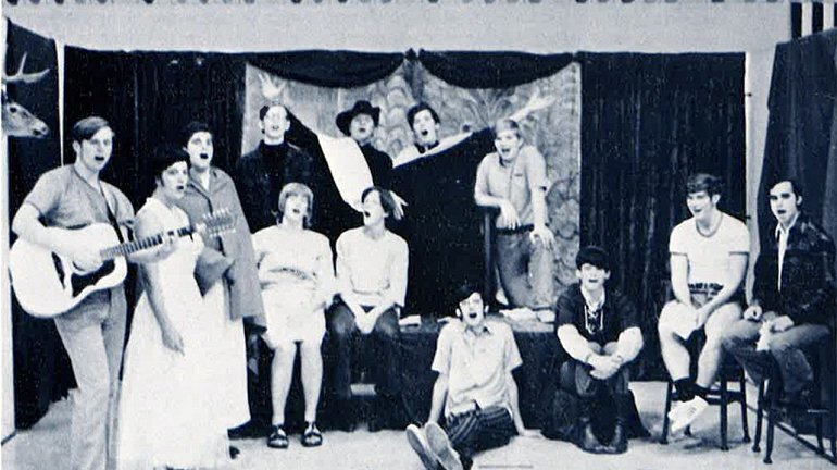 Посмотрите фрагмент недавно вышедшего фильма «Лео из Чикаго»