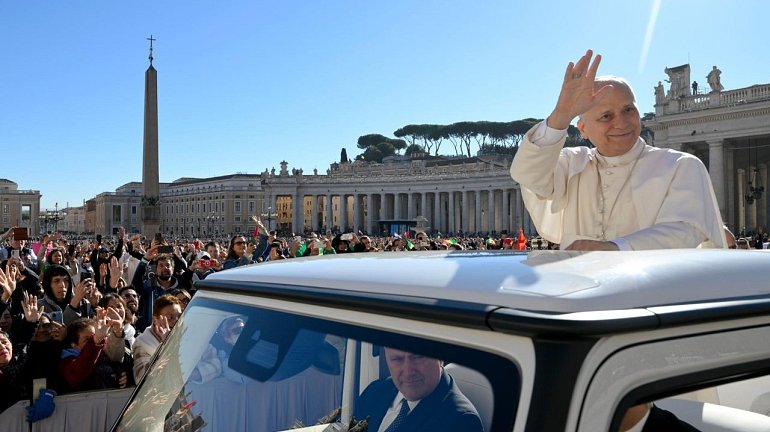 Во время аудиенции с верующими Папа заявил, что воскресение Христа принесло надежду в мрак человеческой истории