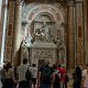 Rome: rondleiding door de Sint-Pietersbasiliek, La Piet en de pauselijke graven