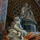Rome: rondleiding door de Sint-Pietersbasiliek, La Piet en de pauselijke graven