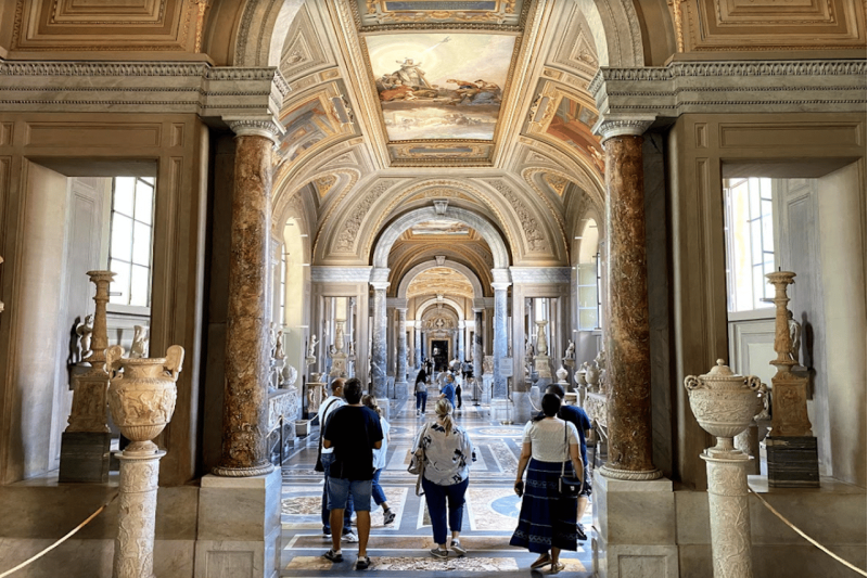 Roma: Tour espresso di prima mattina della Cappella Sistina per piccoli gruppi