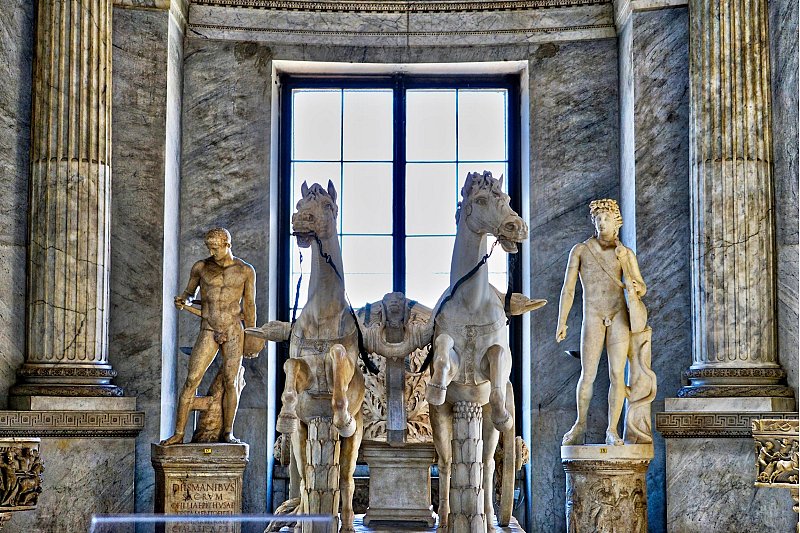 Vatican: Sistine Chapel and Vatican Museums Small Group Tour